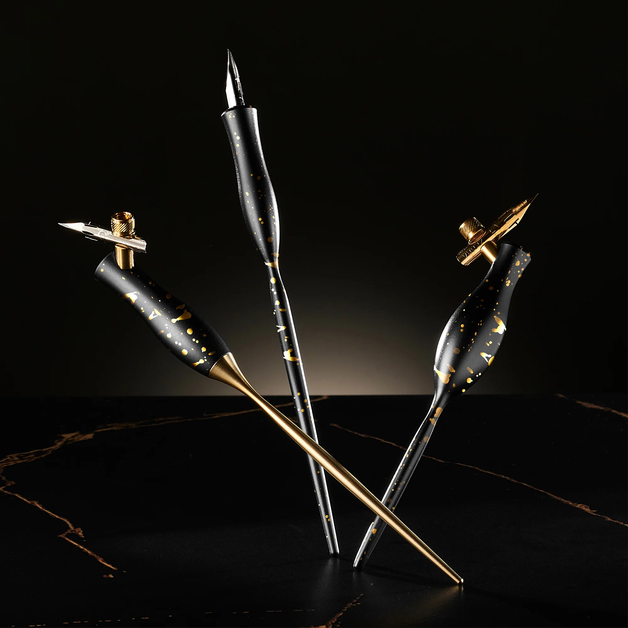 Calligraphy Pen Black & Gold